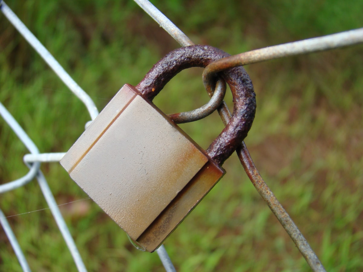 Padlock representing root access control and security permissions on Linux